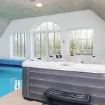 펜션 Luxury Retreat By The Sea *