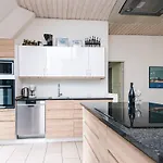 펜션 Luxury Retreat By The Sea