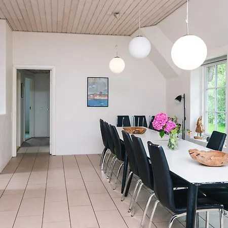Дом отдыха Luxury Retreat By The Sea *